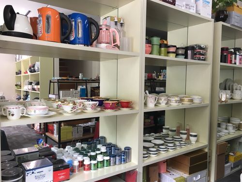 韓知秀日用百貨商場(chǎng)有來自韓國的原裝電器和廚房日用品高端電器,化妝